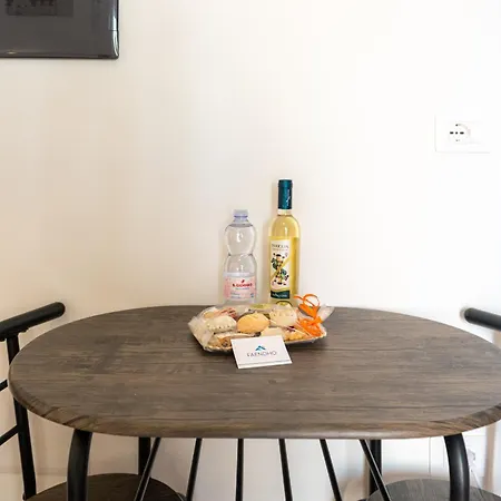 S'anfora - Stanza Privata Con Bagno Δωμάτια σε οικογενειακή κατοικία *